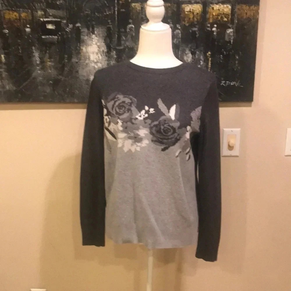 Bass Classic Gray Floral Front Pullover Sweater-Large